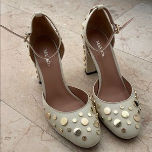 Beige gold-studded block heel